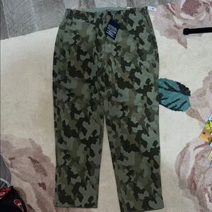 NEW GAP Women's Green Camouflage Straight Leg Pants